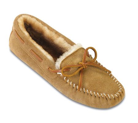 Minnetonka Womens Softsole Sheepskin TieMoccasins - A146802