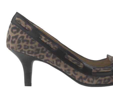 Isaac Mizrahi Live! Peep Toe Kitten Heels
