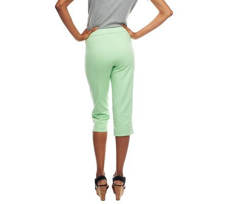 Quacker Factory DreamJeannes Capris w/ Rhinestone Spray