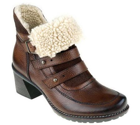 Earth Mistral Leather Ankle Boots - A325904