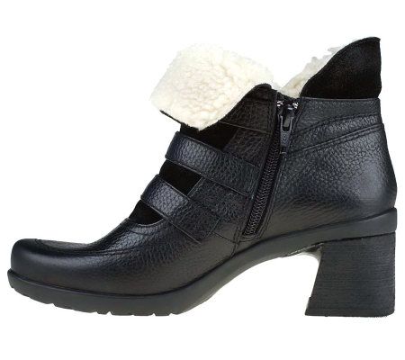 Earth Mistral Leather Ankle Boots