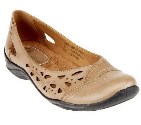 Earth Origins Jumper Leather Flats with Cut-out Detail - A231006