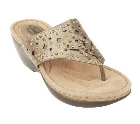 Clarks Artisan Newland Dazzle Leather Thong Sandals - A224310