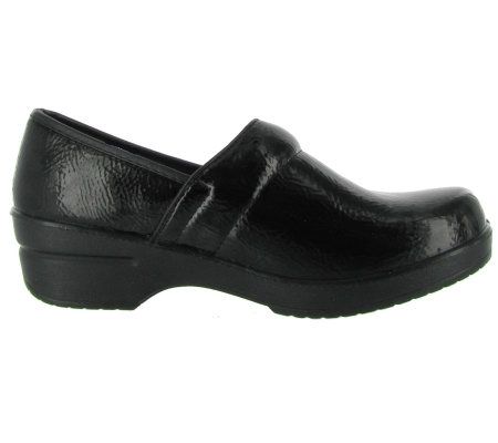 Easy Street Option Closed-Back Clogs - A318010