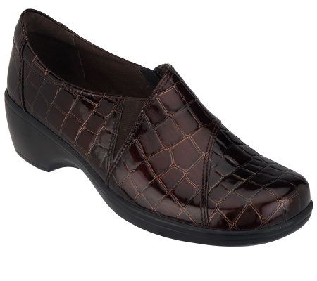 Clarks May Orchid Croco Print Slip-on Shoes - A232014