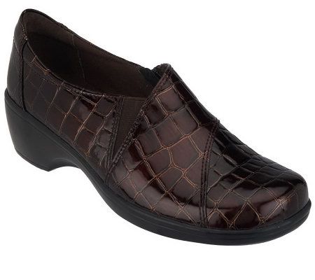 Clarks May Orchid Croco Print Slip-on Shoes - A232014