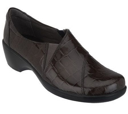 Clarks May Orchid Croco Print Slip-on Shoes - A232014