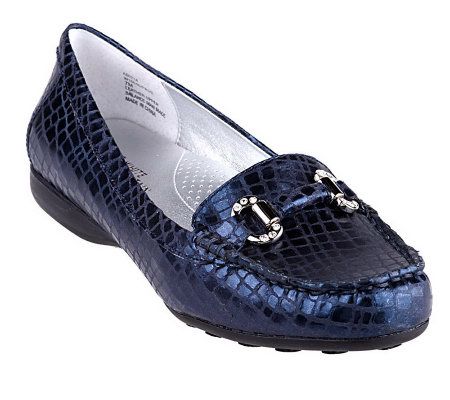 White Mountain Prize PearlizLeather Croco Embossed Moccasins - A86214