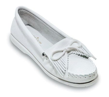 Minnetonka Womens Kilty Leather Unbeaded Fringe Tie Moccasins - A142630