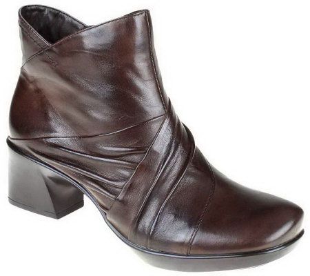 Earth Zinnia Leather Ankle Boots - A325330