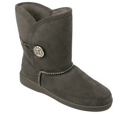 Minnetonka Womens Side Button Classic Pug Boots - A320333