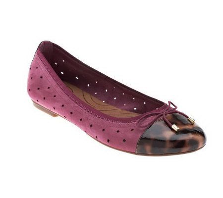 Clarks Indigo Valley Stone Leather Ballet Flats with Capped Toe - A230240