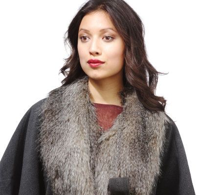 Luxe Rachel Zoe Cape with Faux Fur Collar and Removeable Belt