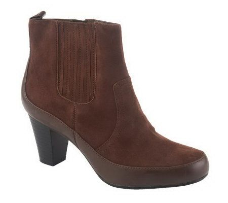 Clarks Bendables Sapphire Ceres Suede Ankle Boot w/ Zip - A226751