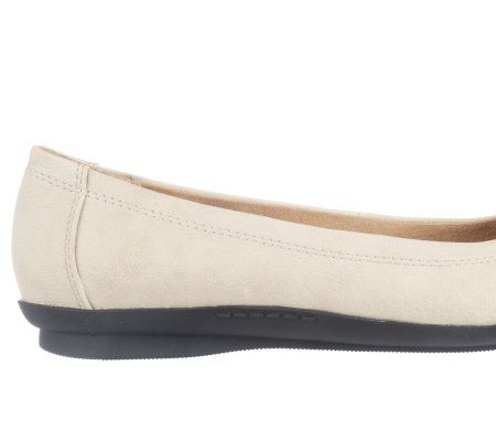 White Mountain Hudson Flats with Flower Detail