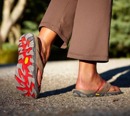 Vionic by Orthaheel Cascade Leather &Bungee Thong Sandals