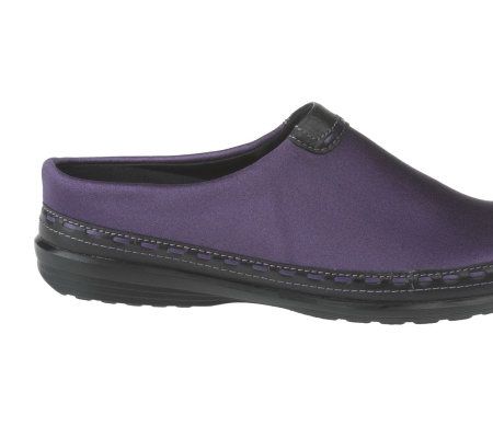 Aetrex Slip-on Comfort Clogs