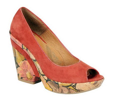 Sofft Olivia Peep-Toe Wedge Heels - A327468