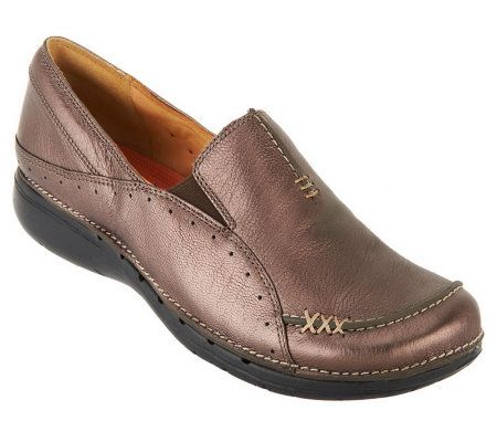 Clarks Unstructured Un.Buckle Leather Slip-on Shoes - A211570