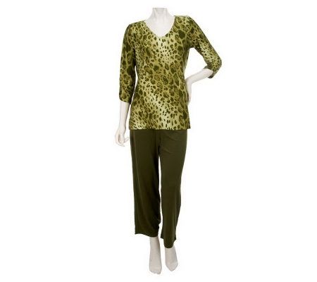 Susan Graver Printed Liquid Knit V-neck Top w/ Solid Crop Pant - A216575