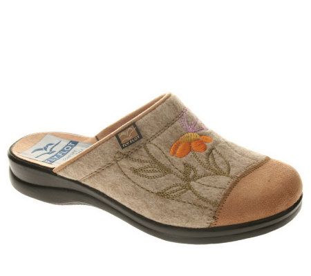 Fly Flot Style Pasture Clog - A242180