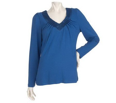 Motto Satin Trim V-neck Stretch Top w/ Pleat Detail - A93780