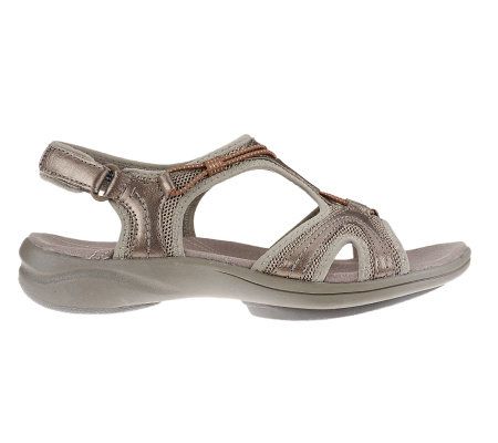 Clarks In Motion Jump Leather Sandals