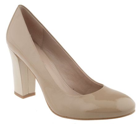B. Makowsky Patent Leather Round Toe Pumps - A212985