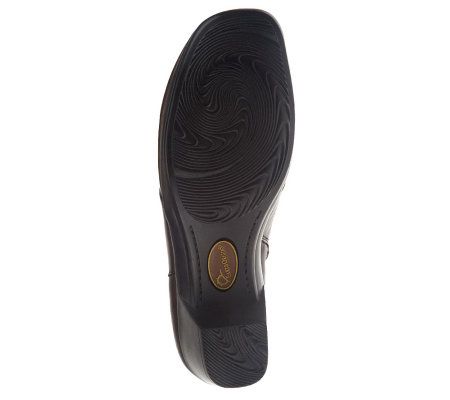 Earth Origins Cammie Leather Ankle Boots w/ Ruching Detail