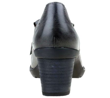 Earth Sundowner Leather Tassel Loafers