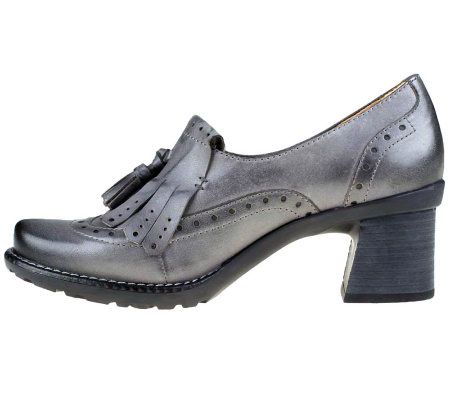 Earth Sundowner Leather Tassel Loafers