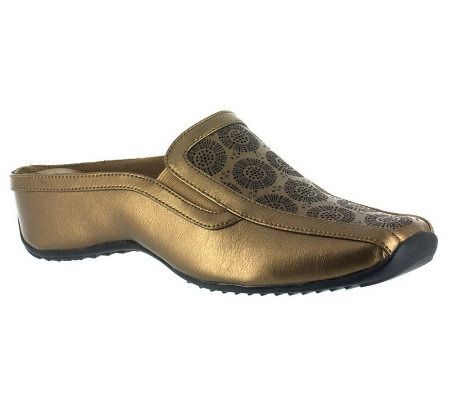 Easy Street Lyric Comfort Clogs - A327688