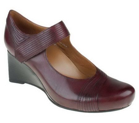 Earthies Savona Leather Wedges with Stitch Details - A233789