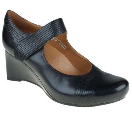 Earthies Savona Leather Wedges with Stitch Details - A233789