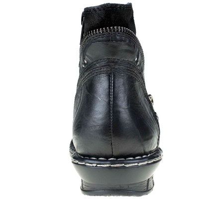 Earth Poplar Leather Ankle Boots
