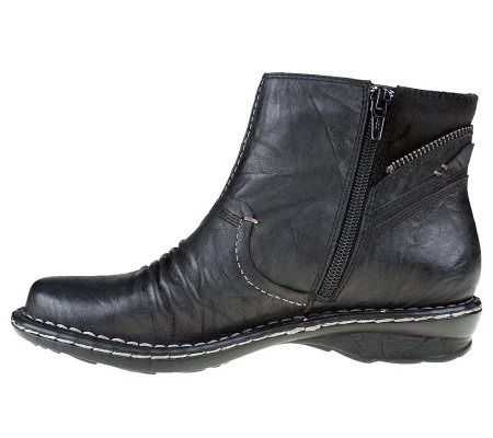 Earth Poplar Leather Ankle Boots