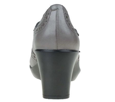 Earth Primrose Leather Mary Janes with Heel