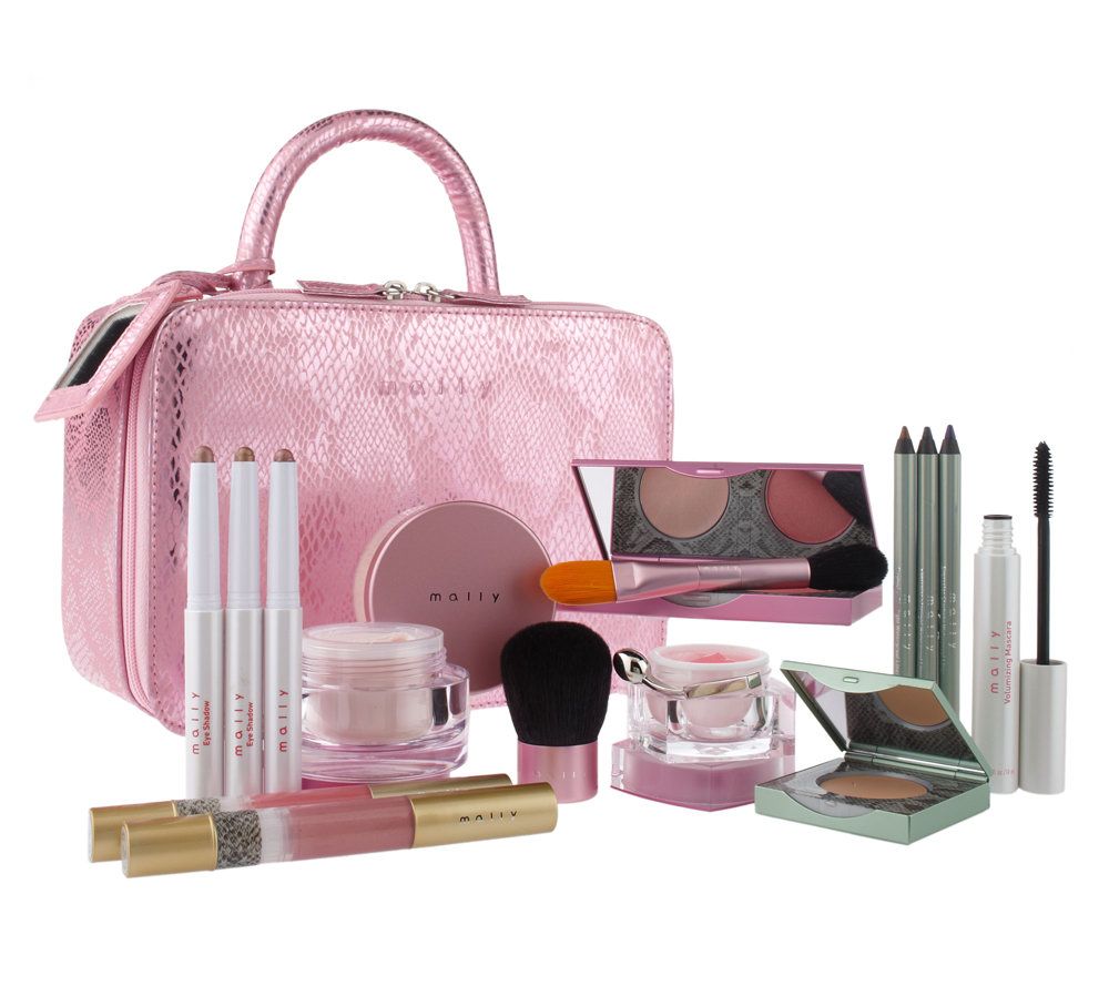 /></p> <ul> <li>Three 0.04-oz Evercolor Starlight eyeliners in Dark Chocolate, Royal Plum, and Black Velvet</li> <li>Three 0.06-oz Evercolor shadow sticks in Dusk, Saddle Shimmer, and Rosey Taupe</li> <li>Two 0.12-oz high-shine liquid lipsticks in Blossom and Starburst</li> <li>0.39-fl oz volumizing mascara in Black</li> <li>0.51-fl oz Perfect Prep soothing eye gel in Clear</li> <li>0.60-oz skin finisher with brush</li> <li>1-oz Perfect Prep poreless face primer</li> <li>0.13-oz eye shadow base in Nude</li> <li>0.26-oz 24/7 illuminating blush with brush in Light Pink</li> <li>Sharpener</li> <li>Overnight bag</li> <li>Eyeliner made in Germany; Shadow stick/mascara made in Italy; Lipstick/eye shadow base/blush made in Canada; Eye gel made in Switzerland; Sharpener made in Ireland; Bag made in China; Skin finisher/face primer made in USA</li> </ul> <p> </p>