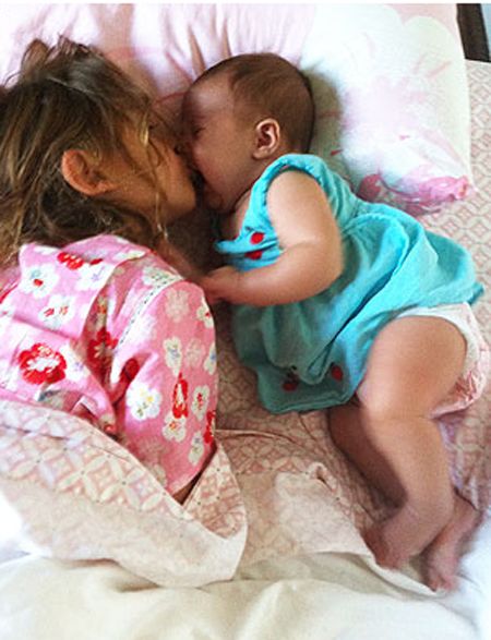 Sister kisses Sister kisses