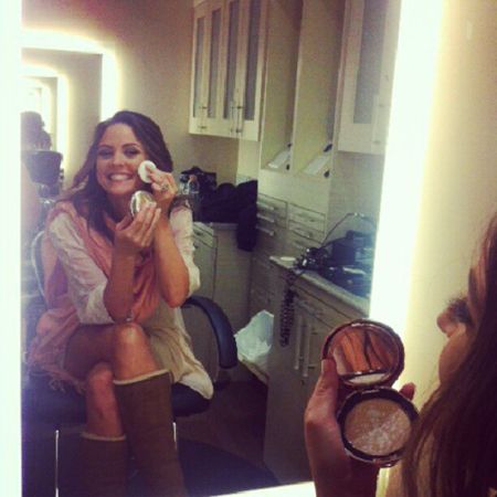 Getting HD-ready with my Argan Matchmaker Powder Foundation. Getting HD-ready with my Argan Matchmaker Powder Foundation.